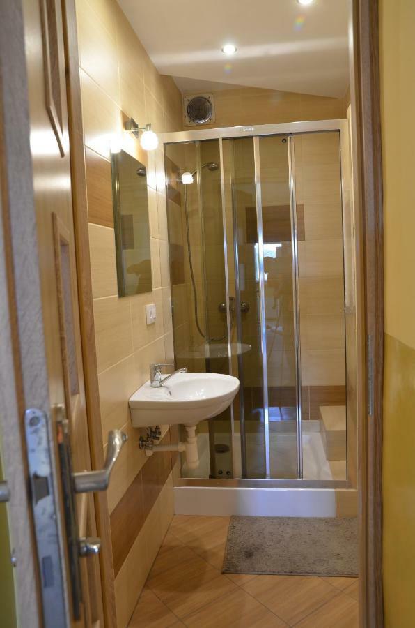 Pod Debami Vila Wadowice Exterior foto