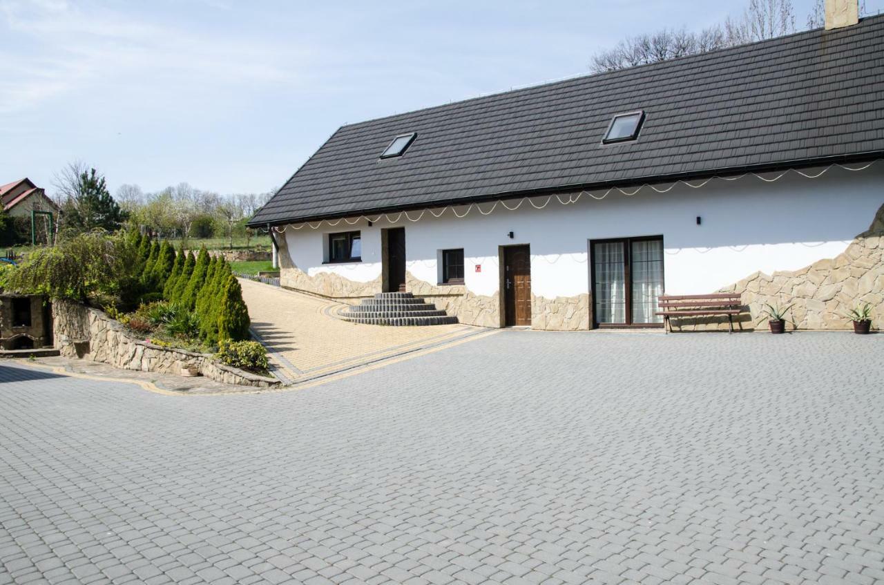 Pod Debami Vila Wadowice Exterior foto